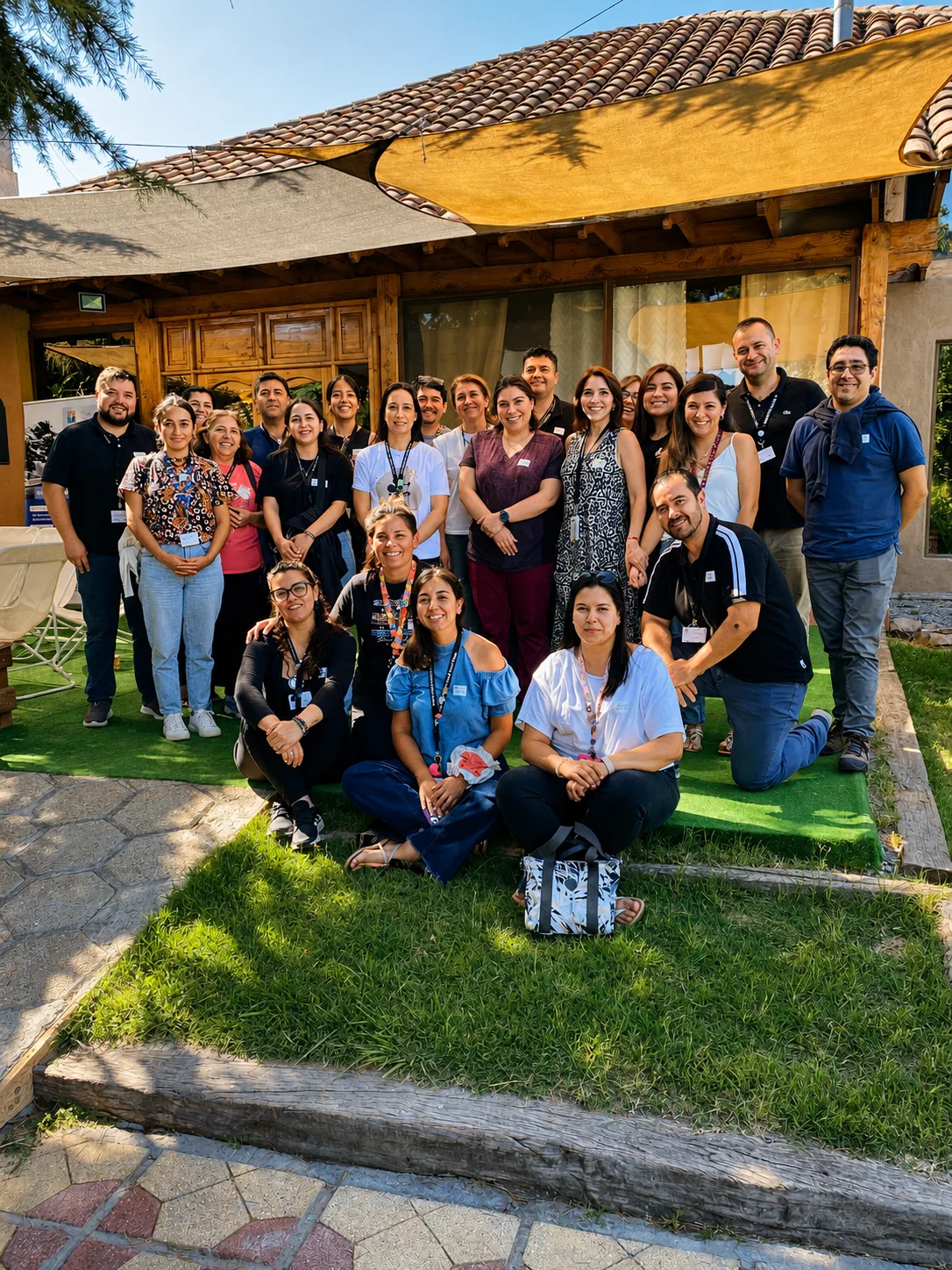 Grupo reunido durante un evento privado en Mitifuu